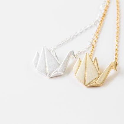 Line Swan Necklace