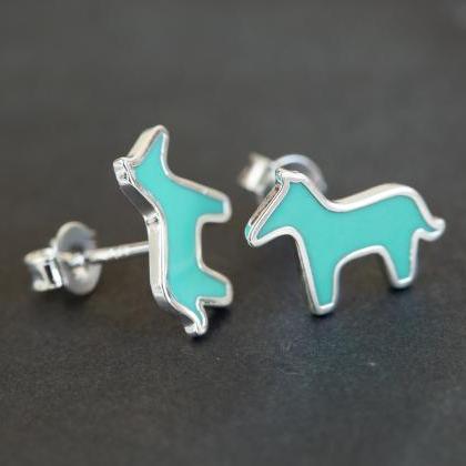 Mint Color Horse Earing