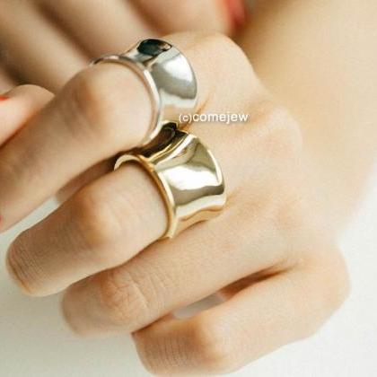 Wide Concave Ring