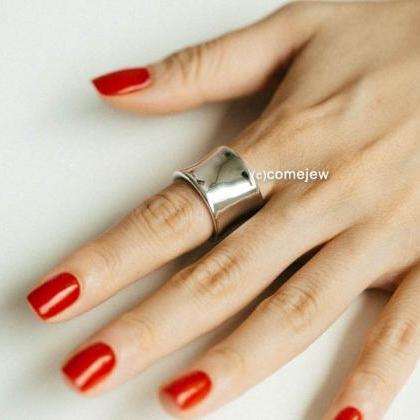 Wide Concave Ring