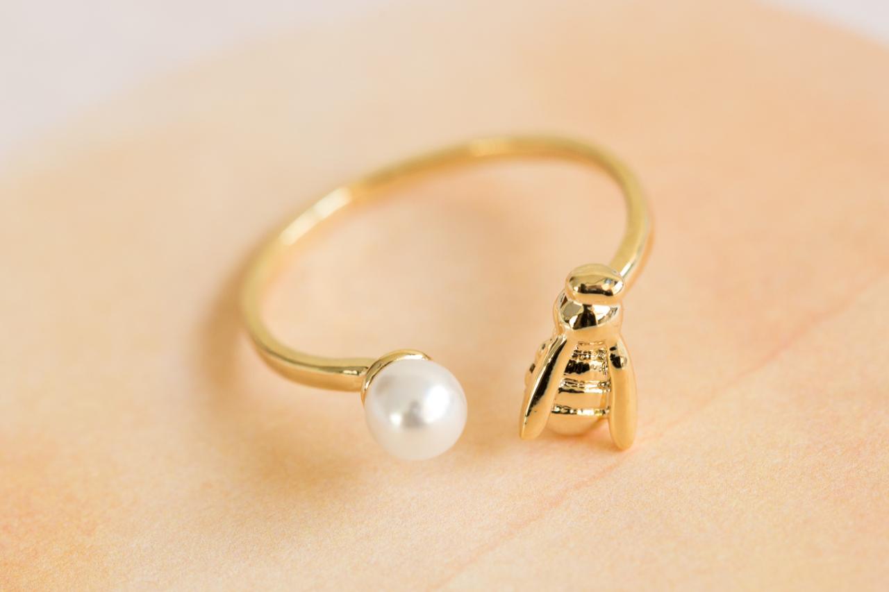 Honeybee And Pearlball Open Ring